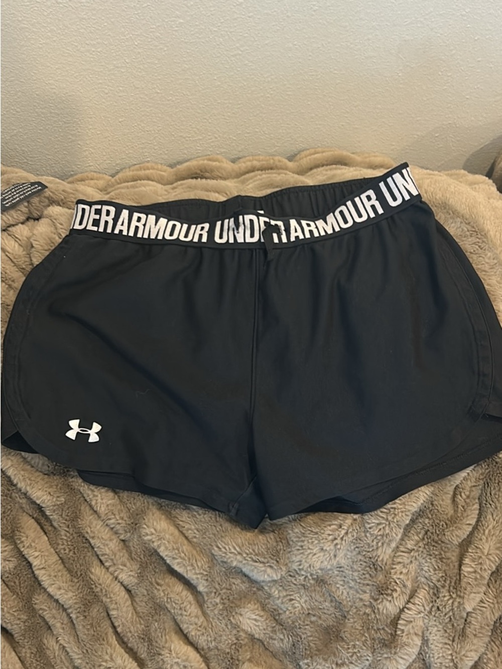 Under Armour Women's Black Athletic Shorts with Branded Elastic Waistband